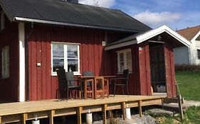 Stuga vid viltåker nära norska gränsen